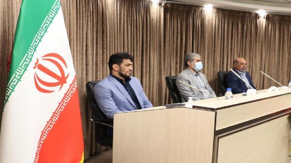 یزدانی قهرمان جهان، کارآفرین برتر صندوق کارآفرینی امید یزدانی قهرمان جهان، کارآفرین برتر صندوق کارآفرینی امید است