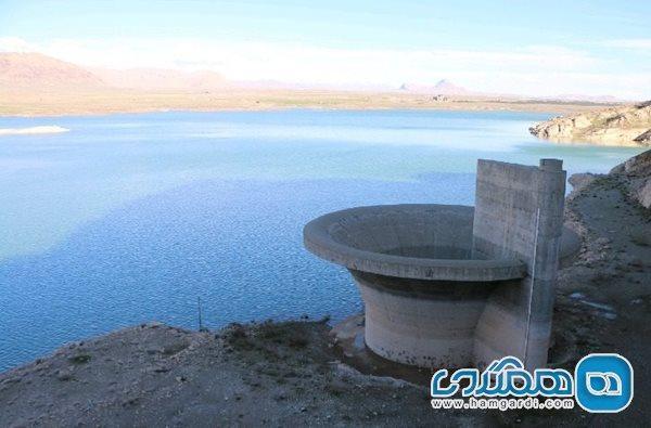 دریاچه سد پانزده خرداد یکی از جاذبه های گردشگری مرکزی به دریاچه سد پانزده خرداد یکی از جاذبه های گردشگری مرکزی به شمار می رود