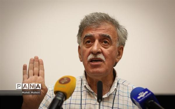 همایون اسعدیان مهمان خارج از کادر می شود همایون اسعدیان مهمان خارج از کادر می گردد